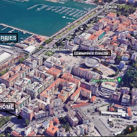 Apartamento Bilocale Con Posto Auto La Chicca Del Golfo La Spezia Exterior foto